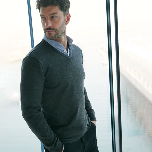 Henbury Lightweight Cotton Acrylic V Neck Sweater Thumbnail